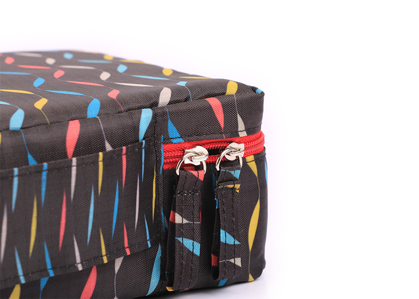Polyester Travel Cosmetic Portable Makeup Bag , Brush Pouch Toiletry Kit Cute Women Carrying Case