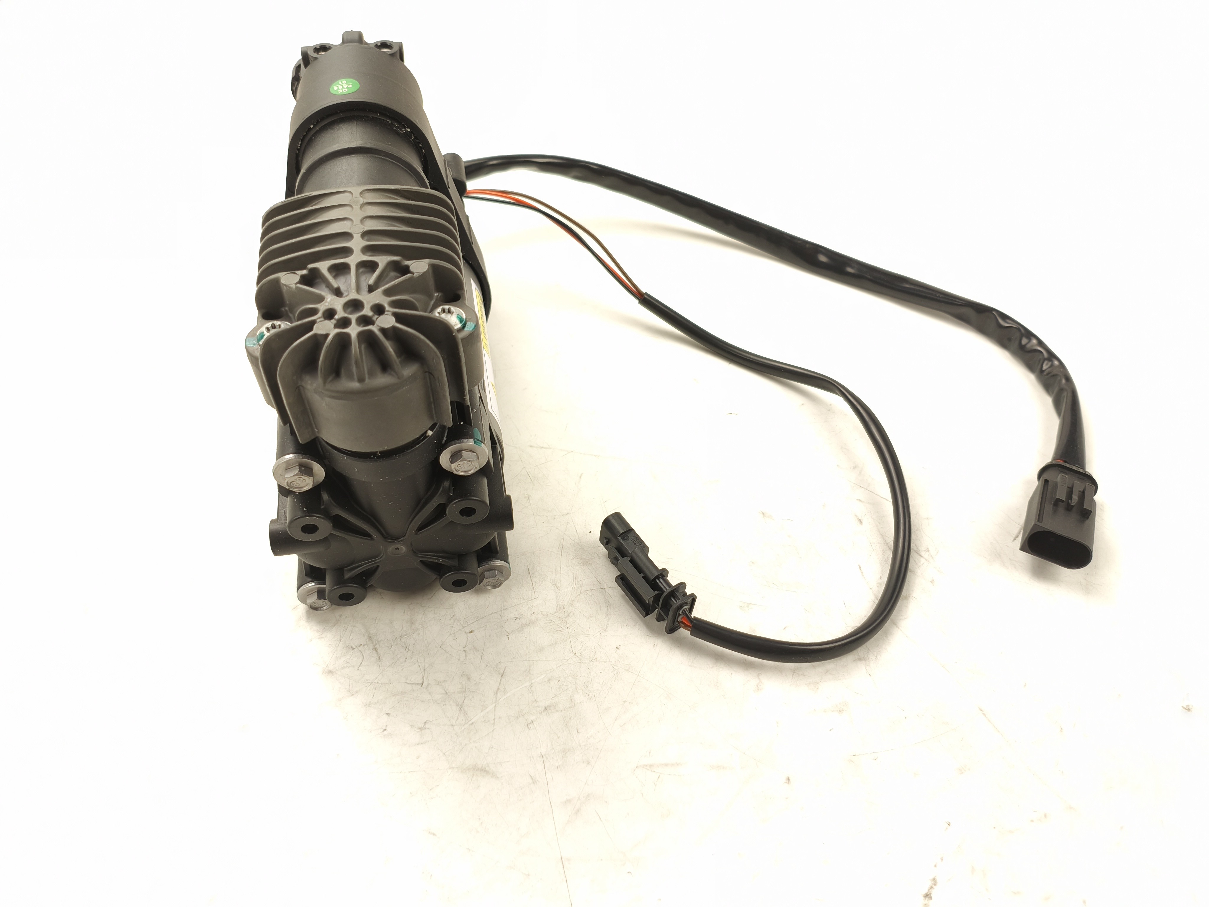 OE 32315091 Air Suspension Compressor Pump With Relay For Volvo XC60 XC90