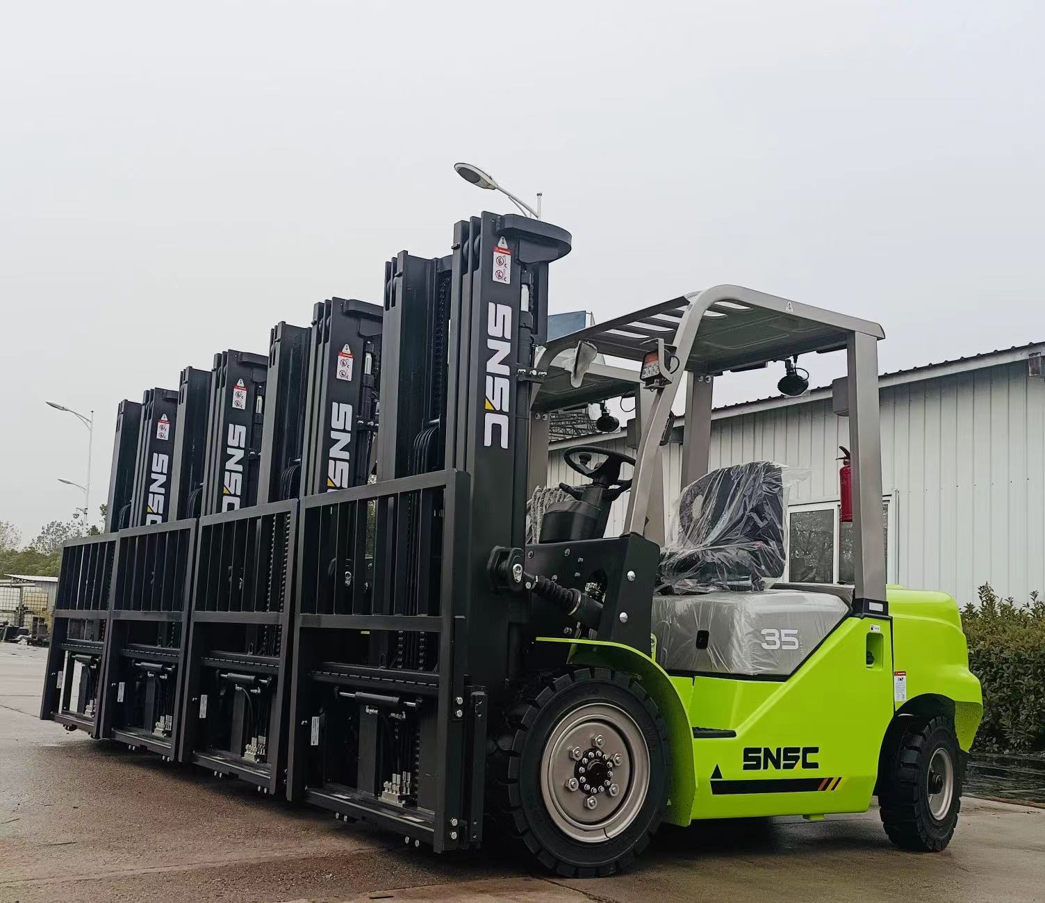 2065mm Mast Height 3.5 Ton Mini Rough Terrain 4x4 Diesel Forklift with Container Mast
