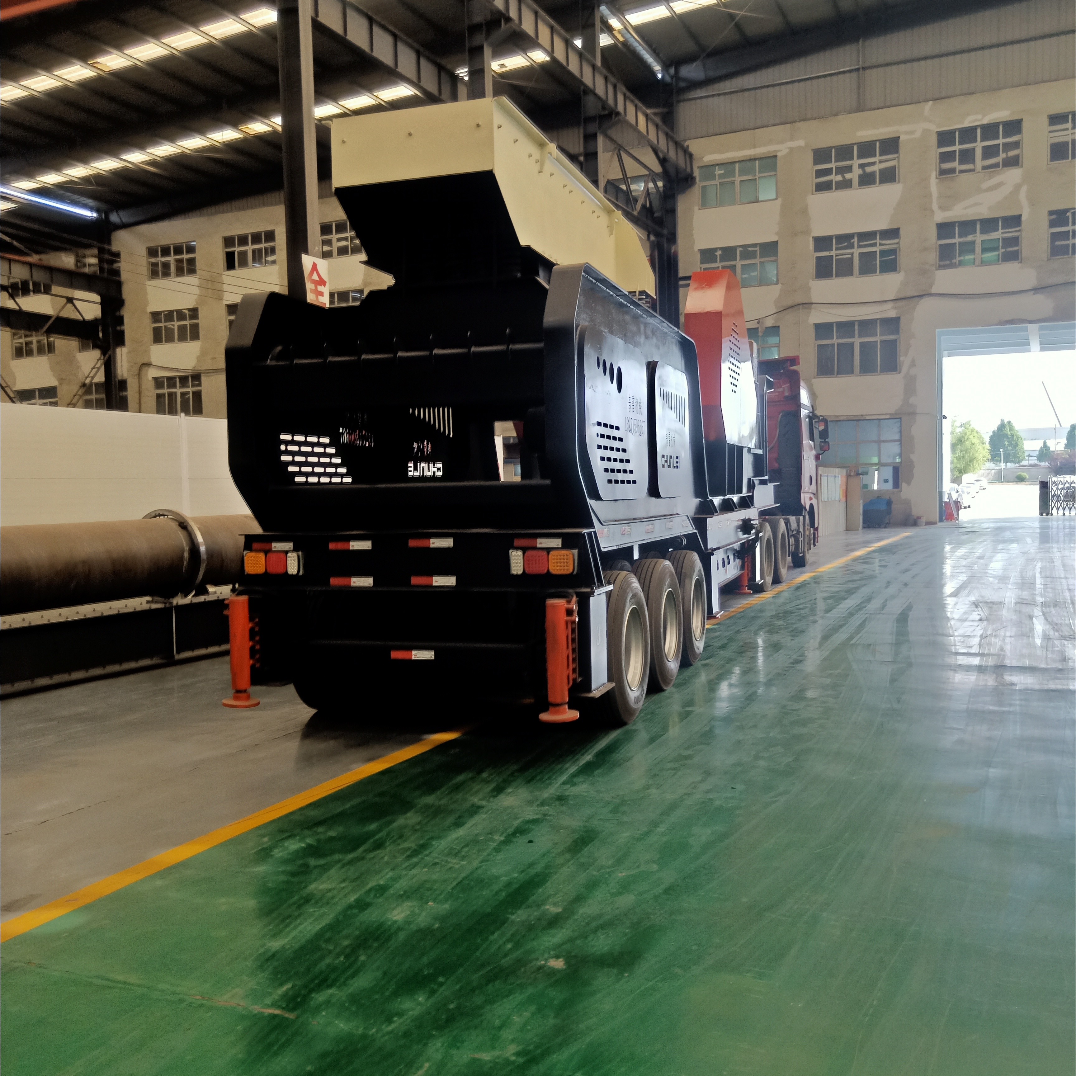 Truck Mounted Jaw Crusher 300T / H For Mobile Crushing
