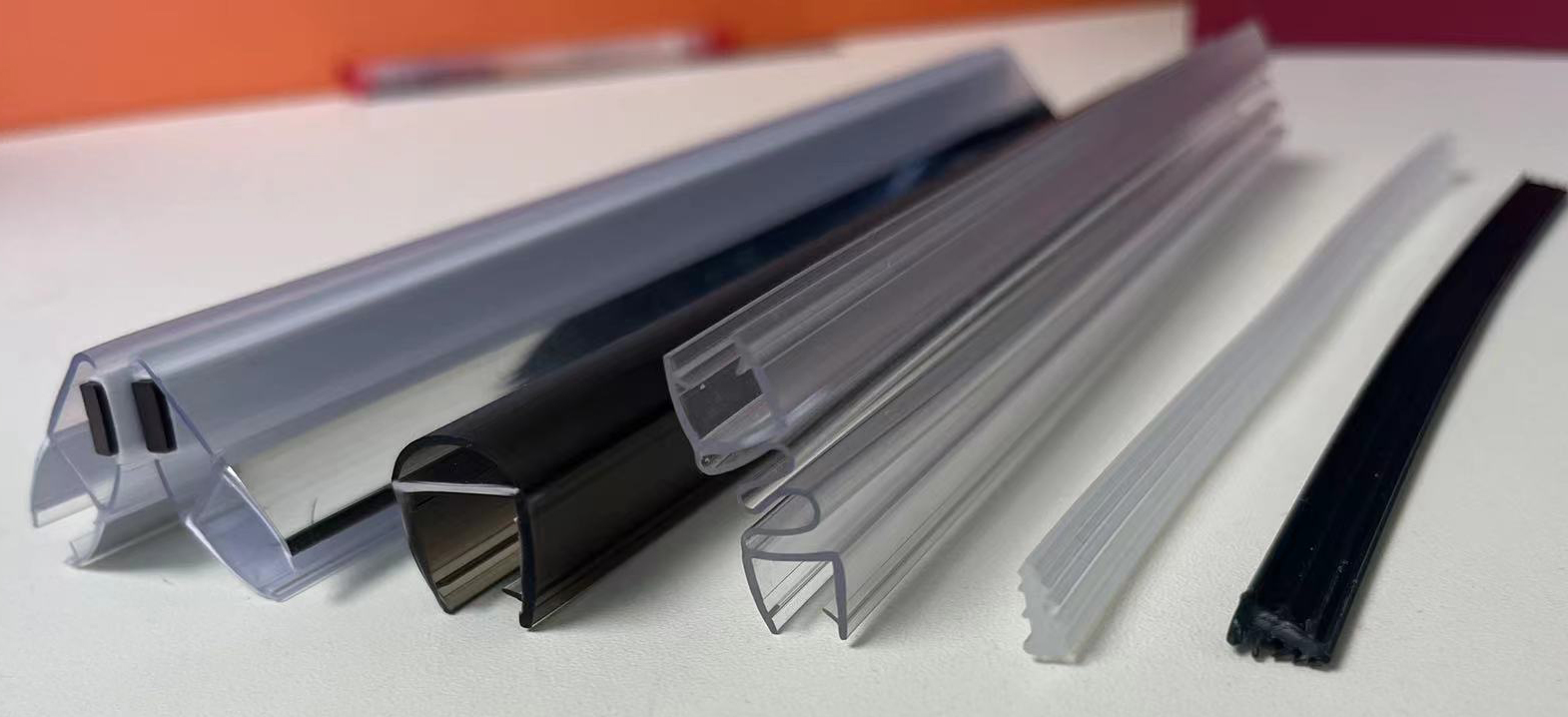 Clear Swing Vertical Magnetic Glass to Glass Shower Door Seal for Inline Pvc Frameless Screen