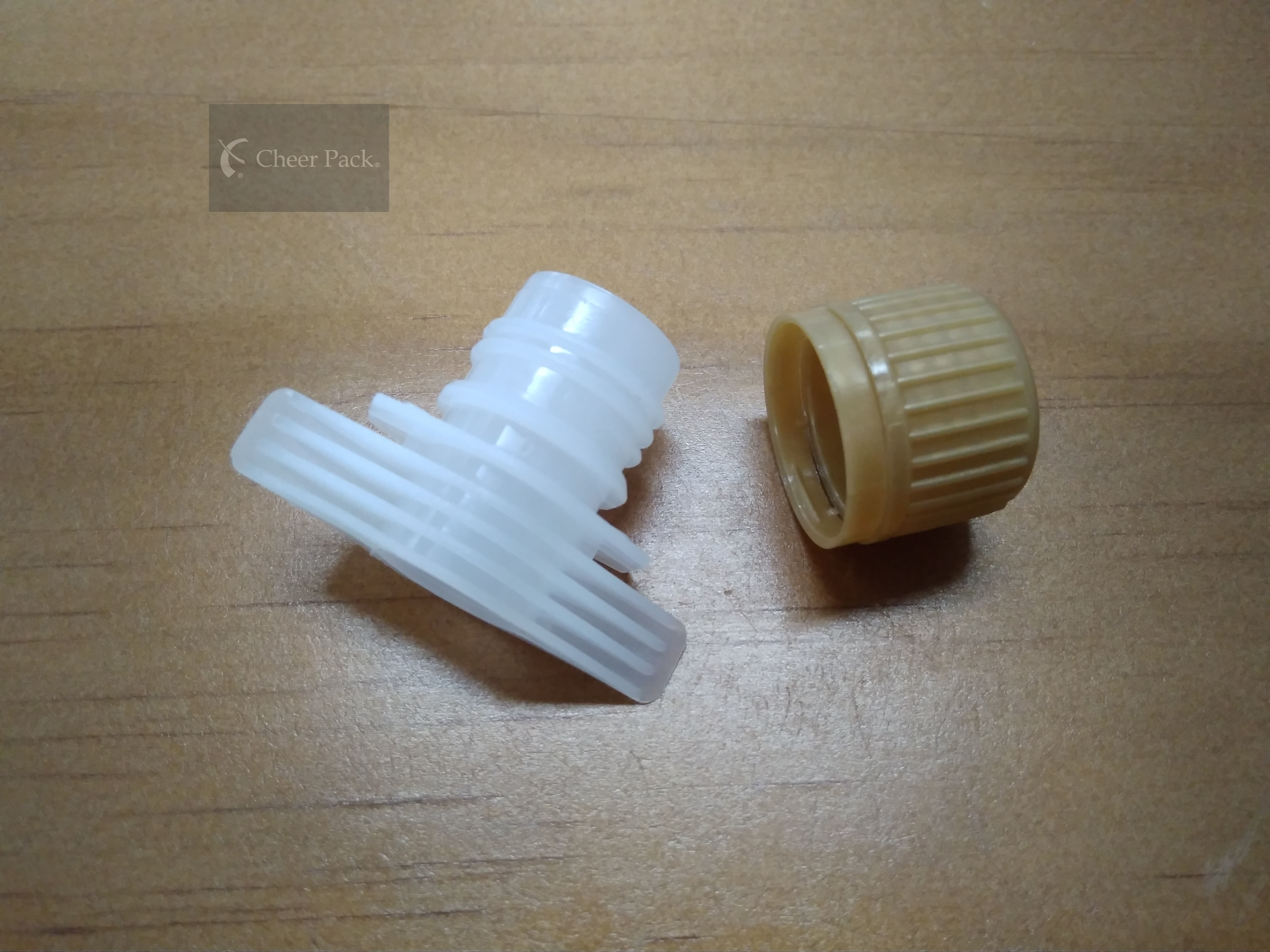 HDPE PE Baby Food Pouch Tops , Doypack Spouts For Pouches Color Customized