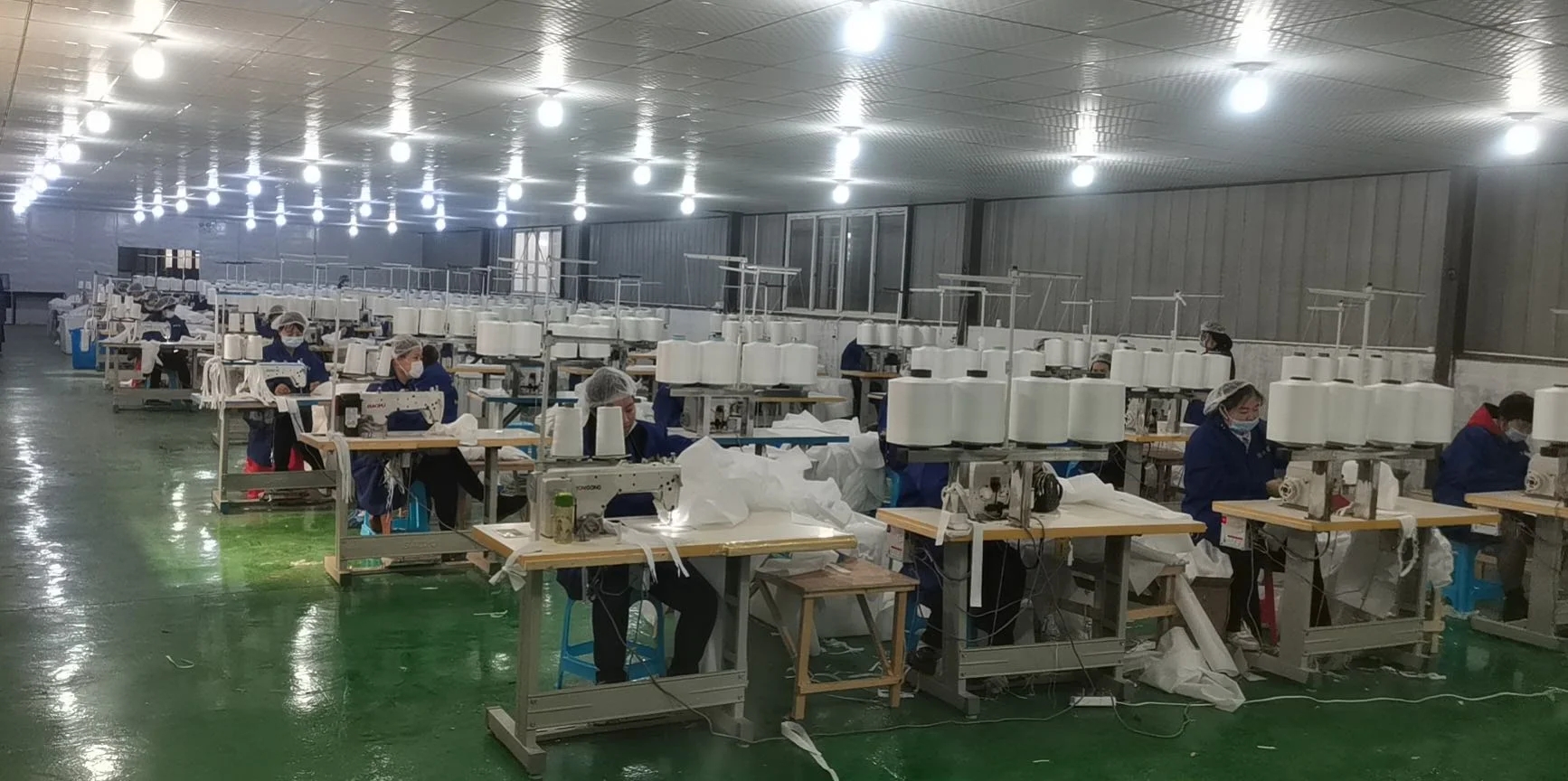 55gsm-70gsm EN14126 Type 5 6 Disposable Coveralls With Heat Seal Seam Tape