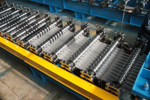 Professional Steel Corrugated Metal Roofing Sheet Roll Forming Machine With 3kw Hydraulic Motor Power