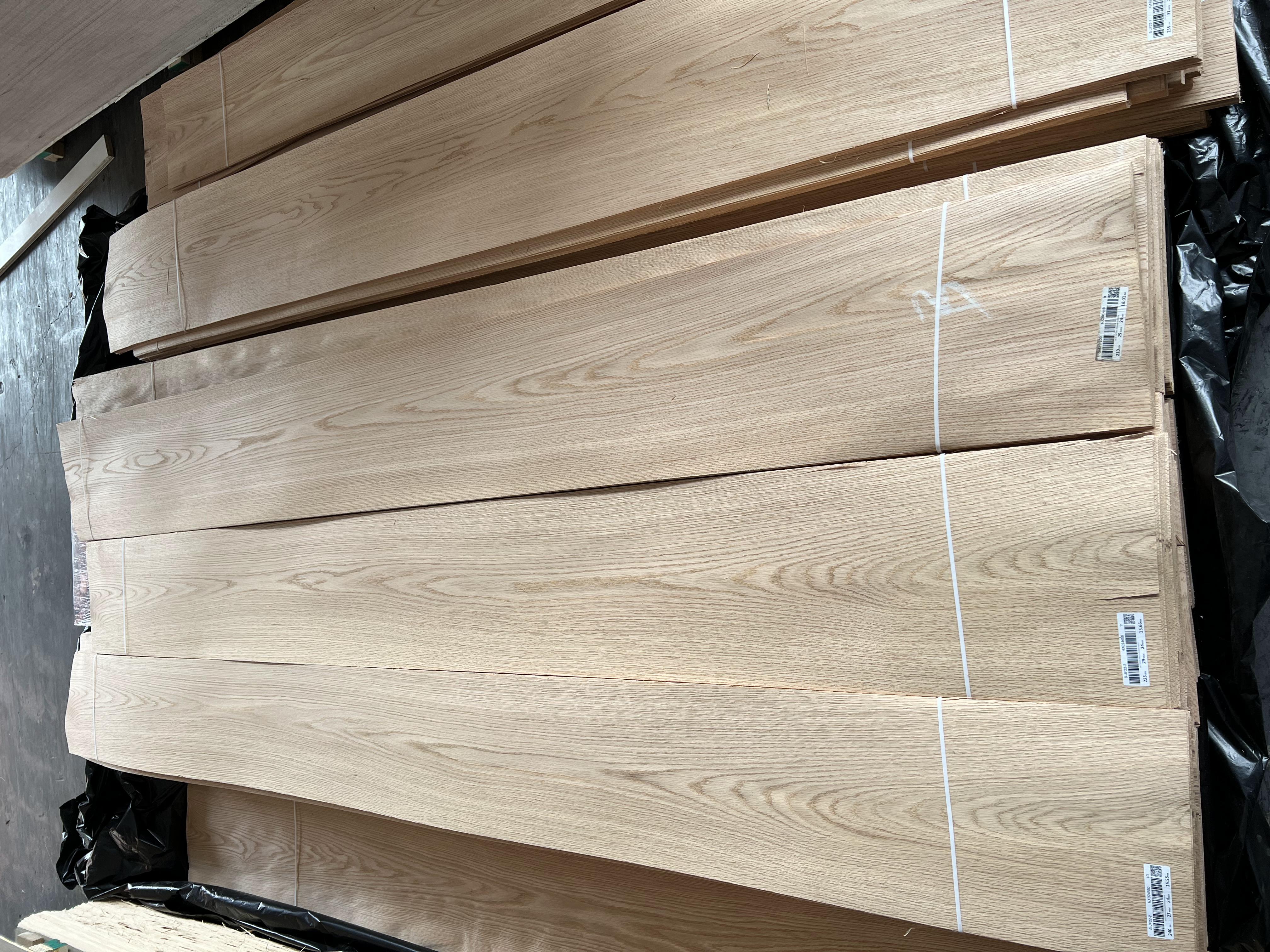 Hot Sale Natural Red Oak 0.3mm/0.45mm/0.5mm/0.6mm Oak Veneer Sheet Red Oak Wood Veneer