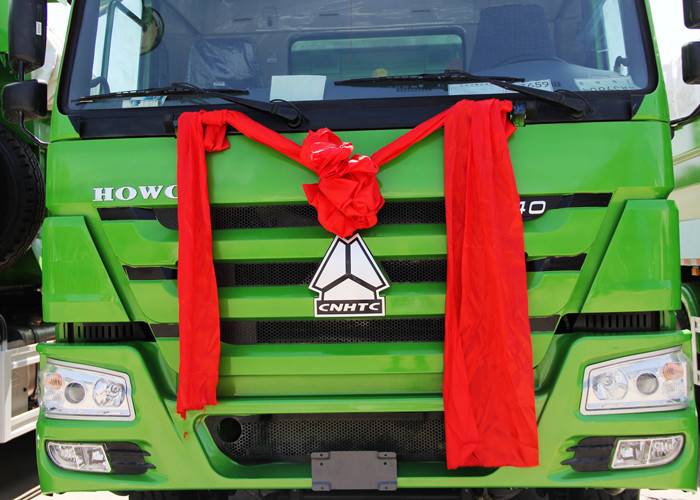 Municipal Administration Sinotruk Howo Dump Truck LHD 6X4 Drive Type White / Red