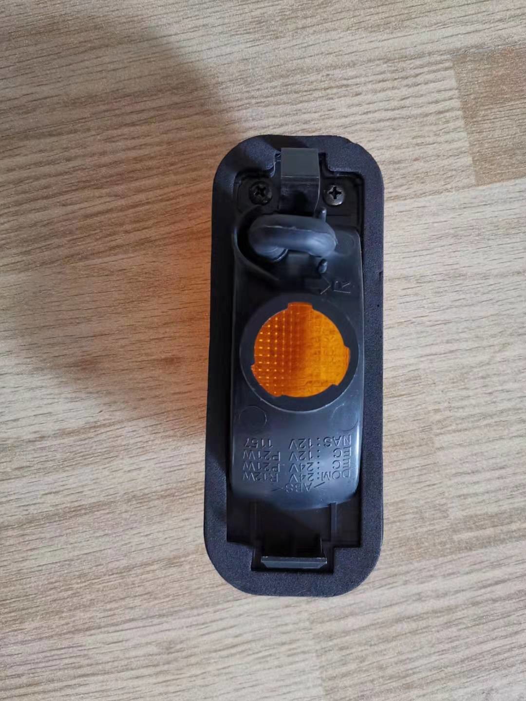 Hyundai Trago HD 260 Truck Parts Small Side Lamp Plastic Yellow OEM 92303-7M001 92304-7M001