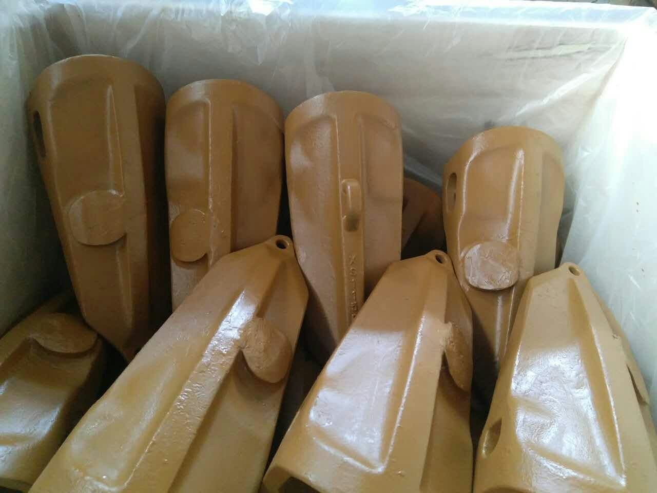 TIG Brand Daewoo DH420 bucket teeth bucket tips 2713-1236 tooth with durable material for Daewoo earth moving machines