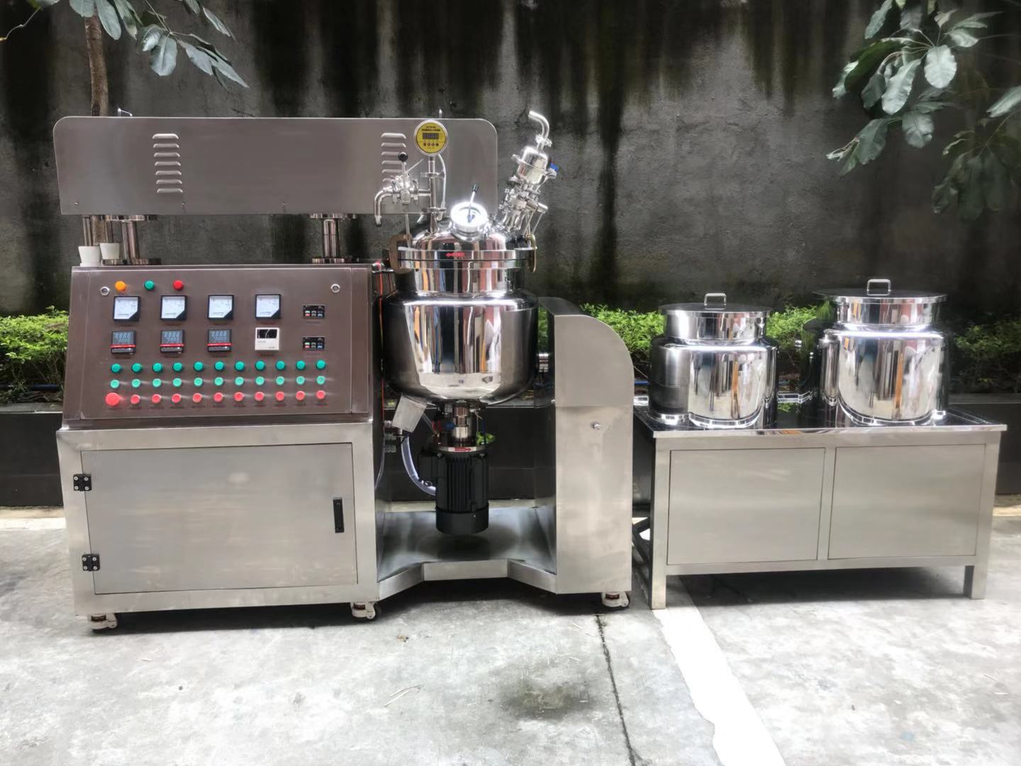 SUS316L Emulsifying Mixing Machine Vacuum System Bottom Homogenizer Body Lotion Making Plant