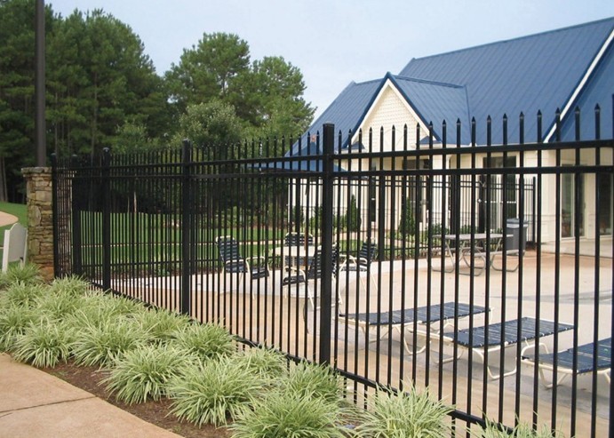 60*60mm Post Size Metal Garden Fencing , Black Rod Iron Fence 2.0m --2.5m Length