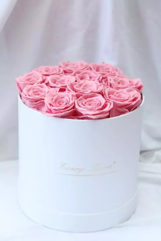 Classic Eternity Roses Selection White Boxes Preserved Flowers Arrangement
