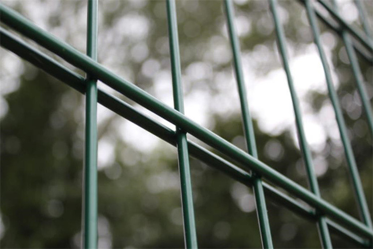 Factory Sale 868 Hot Dip Galvanized Double Wire Mesh Fence Panel for market