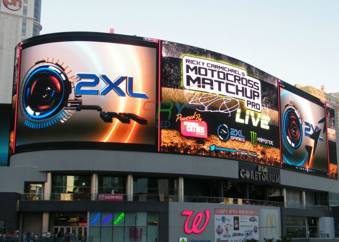 8mm HD Outdoor Full Color LED Display , DIP246 8000nits Curved LED Screen