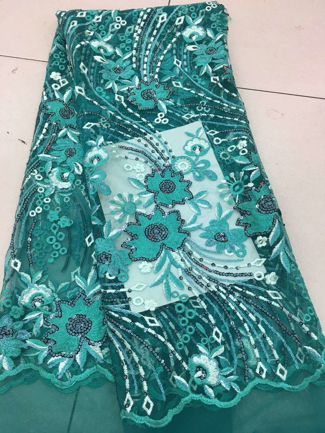 Embroidered Sequin Lace Fabric , Floral Tulle Fabric For Fashion Party Gown Dress