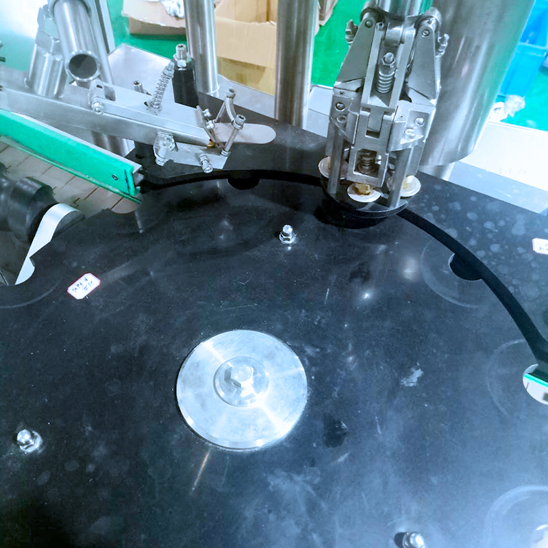 Plant Supply Automatic Locking Capping Machine for Glass Bottle/Jar Driven Type Electric