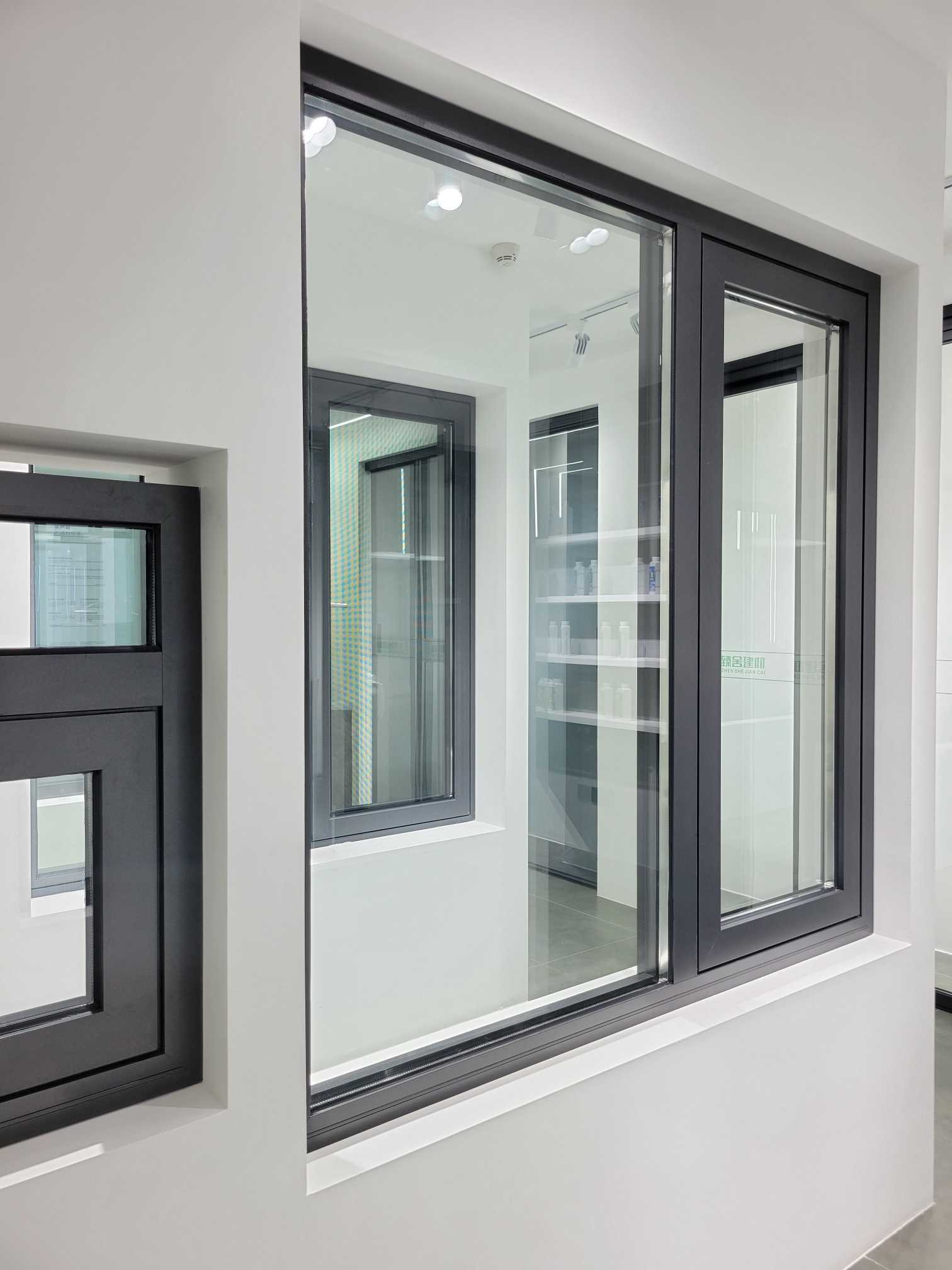 Anodized EPDM SEAL Top Opening Style Aluminum Casement Windows Wood Grain Color Palette