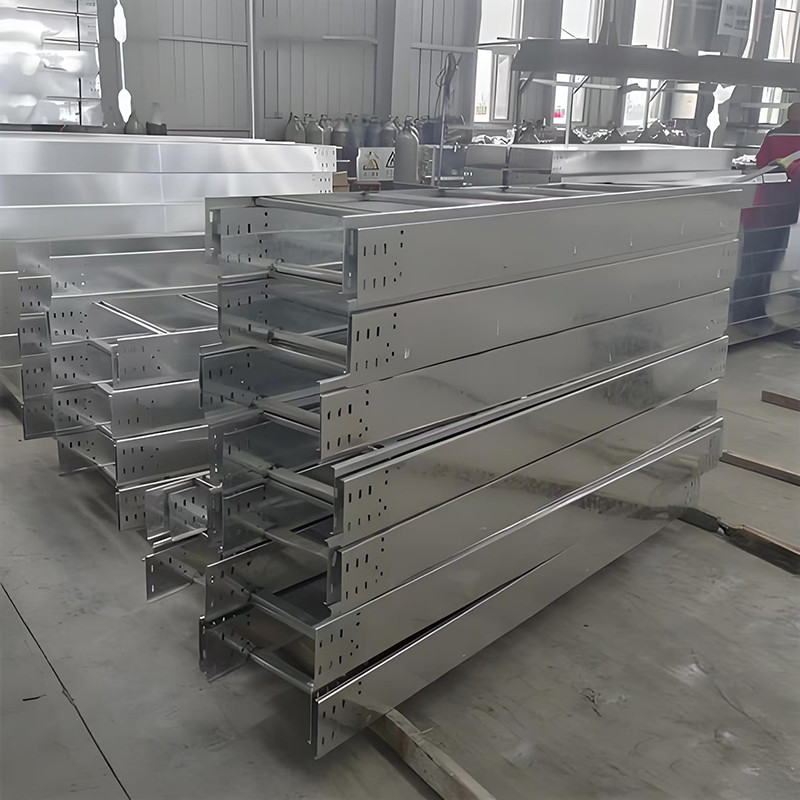 Customizable Height Slotted Cable Tray 3m with Silver Finish and Fire Resistance