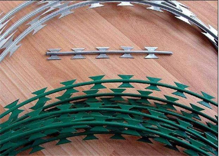 PVC Coated 7m Length 450mm Outer Diameter Razor Blade Wire