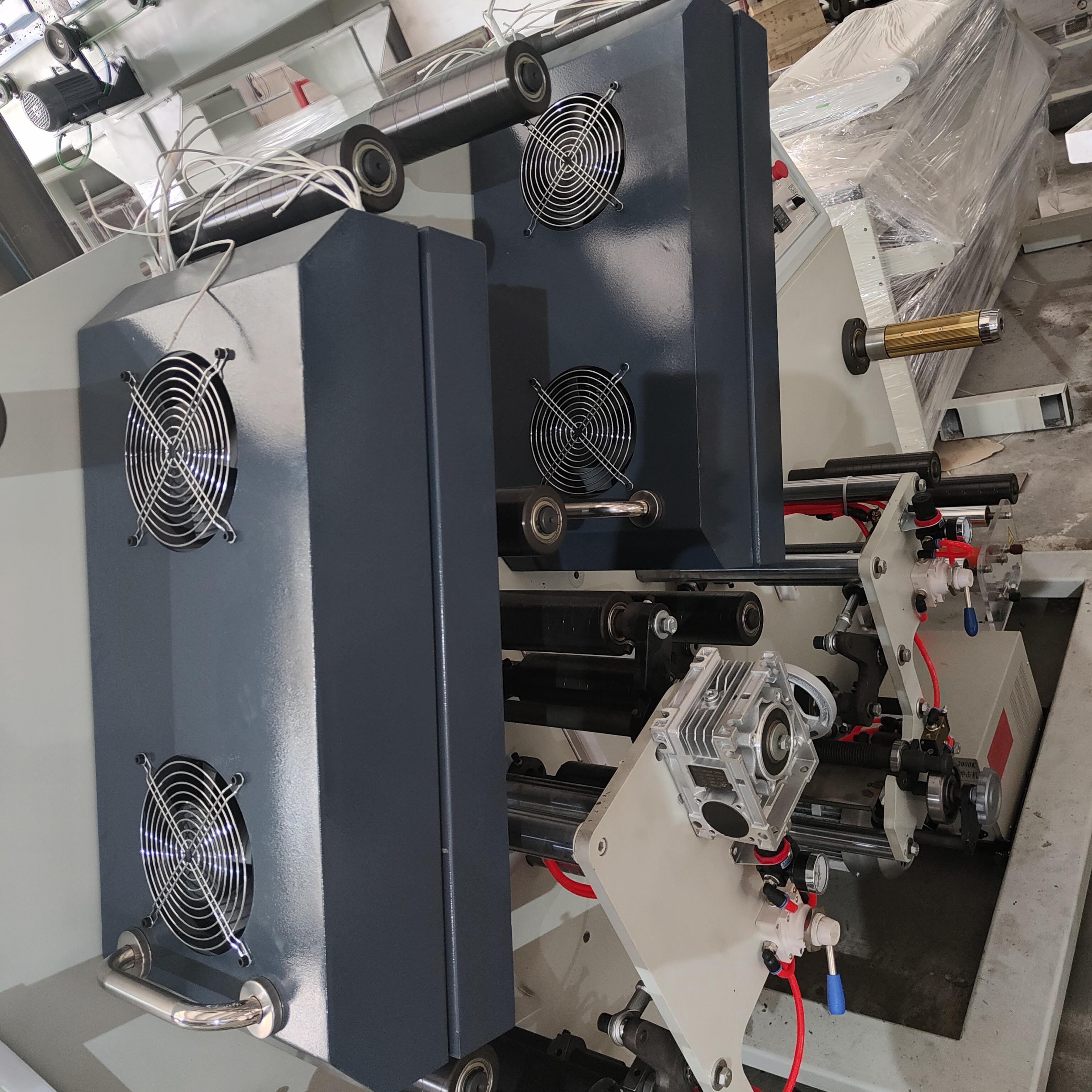 High Speed Flexo Printing Machine for Maximum Efficiency，Printing Color is whitle,Tape, Kraft paper, ink