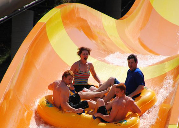 Family Entertainment Big Water Slides Customized Size Anti - Ultraviolet Material
