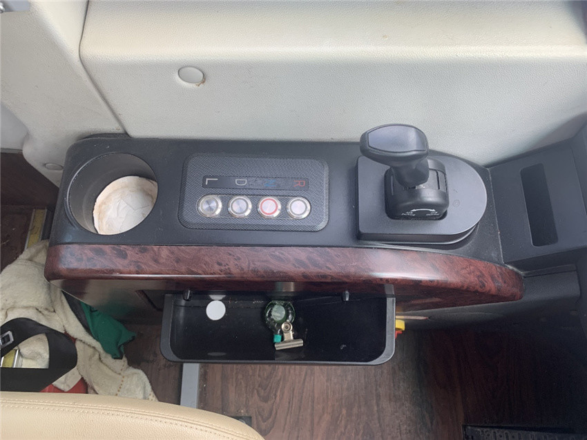 Used Buses 32 Seats Yutong Diesel engine , Manual Used Tour Buses