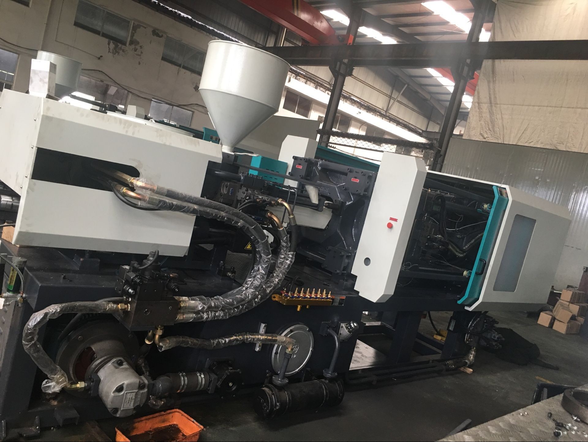 Thermoplastic Automatic Injection Moulding Machine For Plastic Chairs