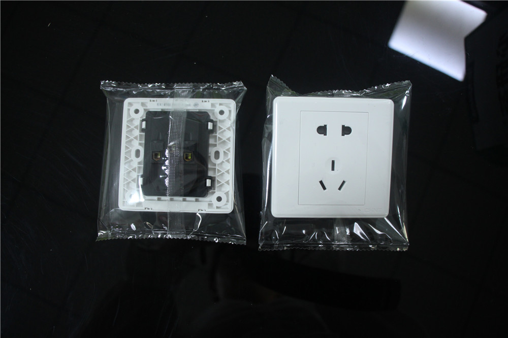 Automatic Customized Horizontal Pillow Socket Outlet Packaging Machine