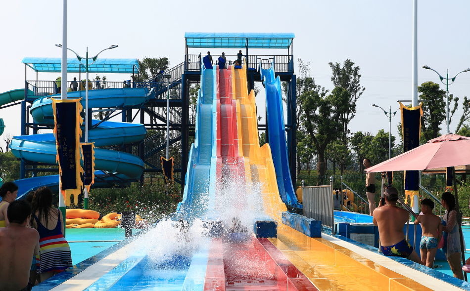 Customized Size High Speed Water Slide / Water Park Equipment