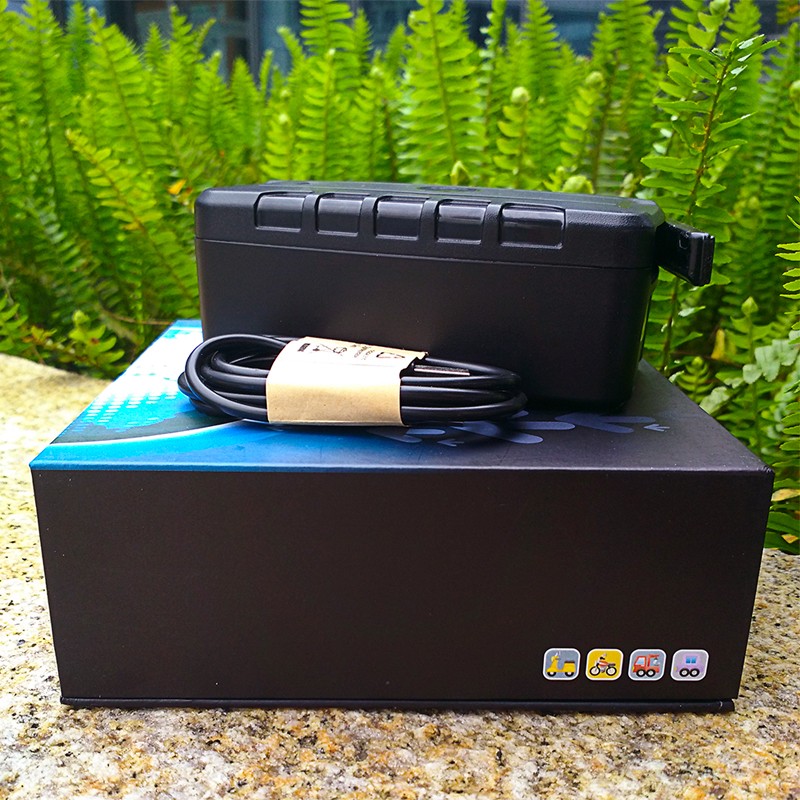 LK209C New products long battery life strong magnetic waterproof small size black box gps tracking for vehicle