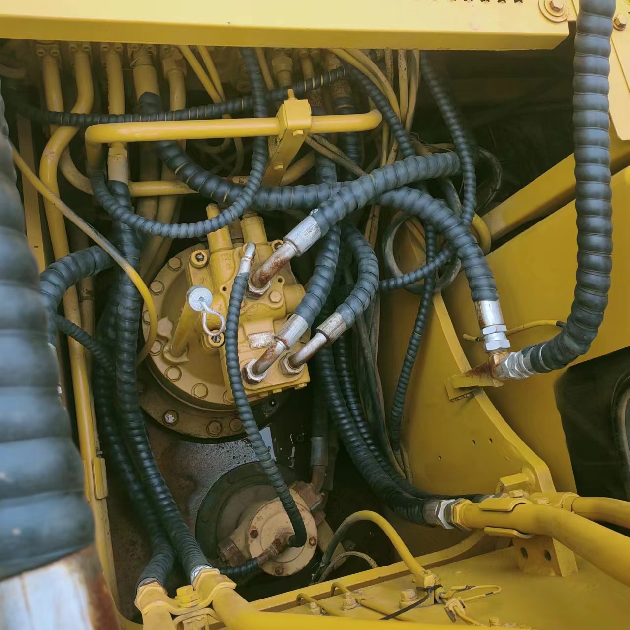 Cat 25 Ton Used Digger Crawler Excavator 320d 320c 325b With 1.3m3 Bucket Capacity