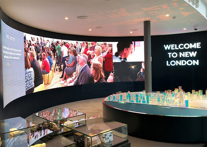 High Brightness 800nits Curved RGB LED Screen For Shopping Mall