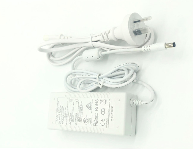 24V 2.5A External Desktop Power Supplies 60W White Color UL RCM FCC CE Approved