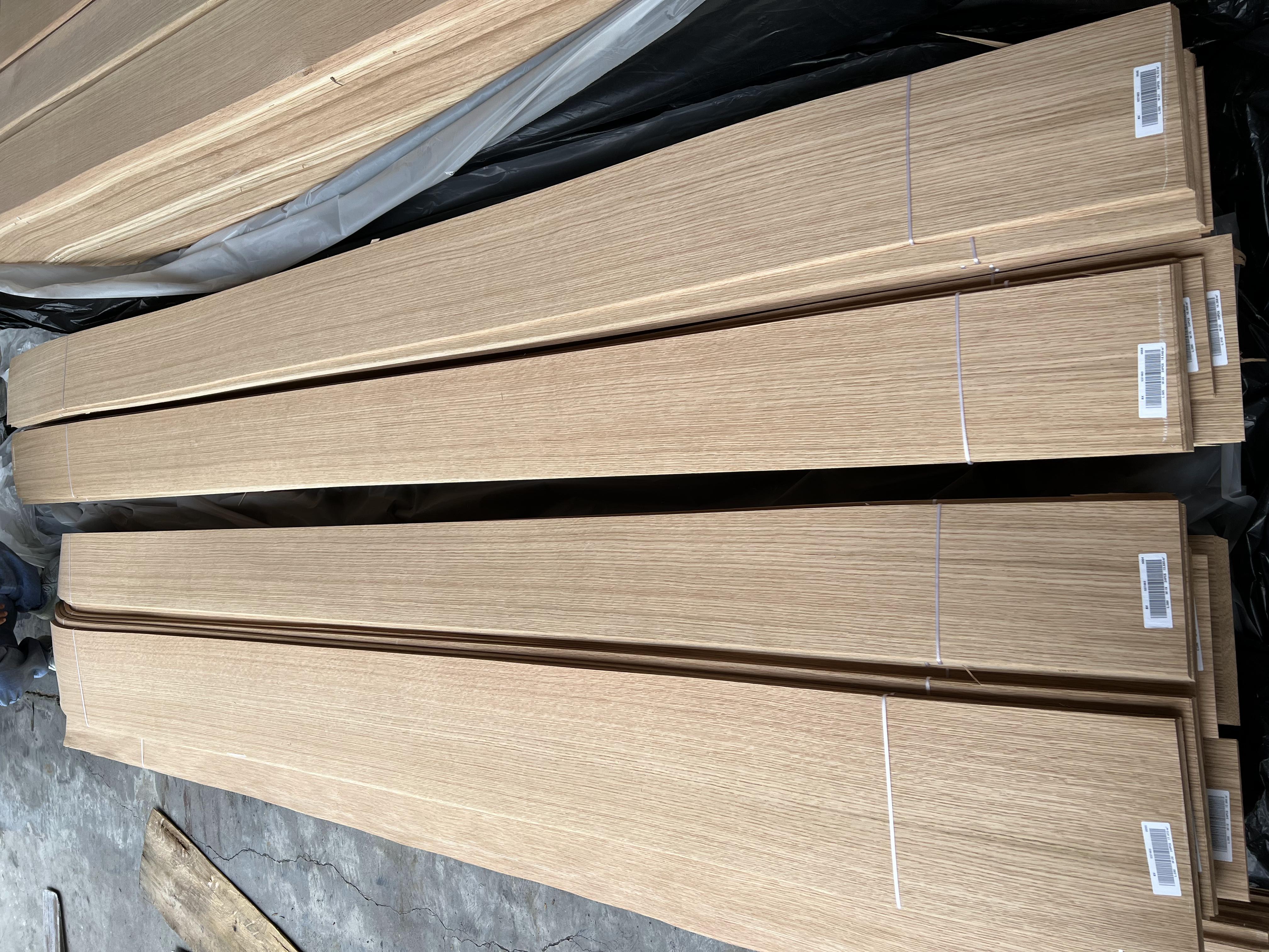 Wholesale Natural AA Straight Grain 0.45mm White Oak Wood Veneer Sheets Oak Veneer for Flooring Oak Veneer Wood Wall Panel