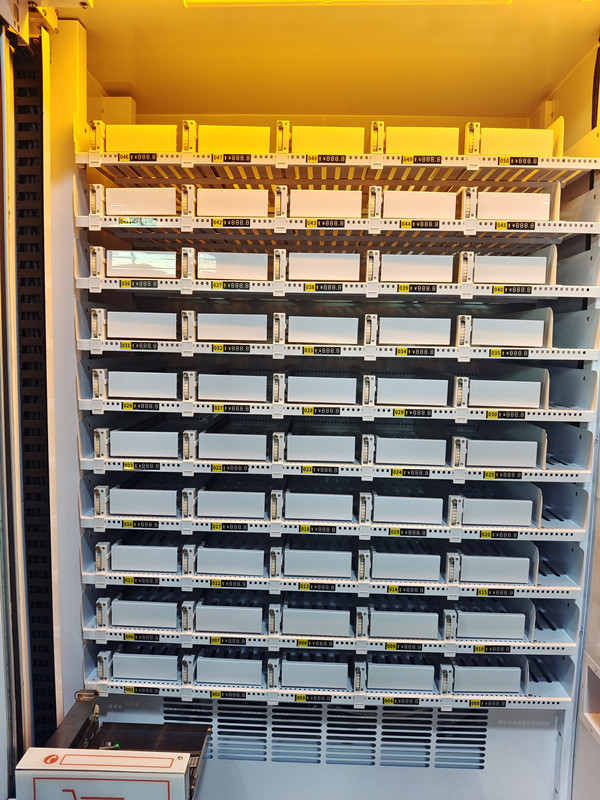 Ready To Eat Fresh Food Vending Machine With Automatic Heating