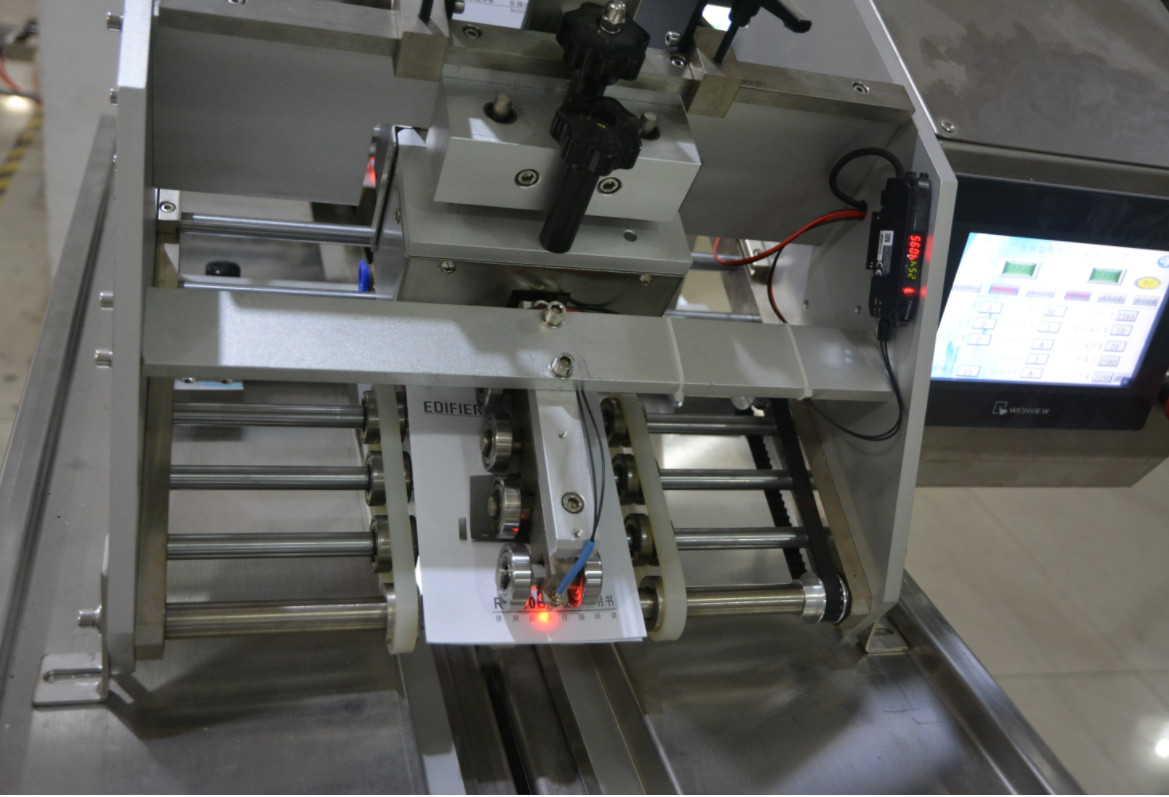 Foods Vegetable Fruits Flow Wrap Packaging Machine CE SGS ISO9001