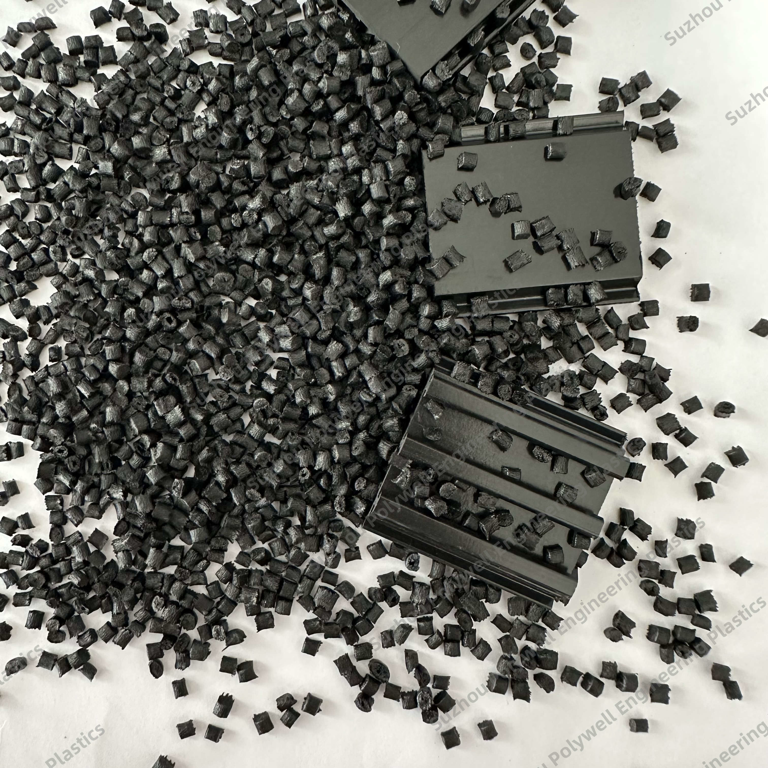 Glass Fiber Reinforced PA Granules Polyamide 1.25-1.35 G/Cm3 Melting Point 230-240°C