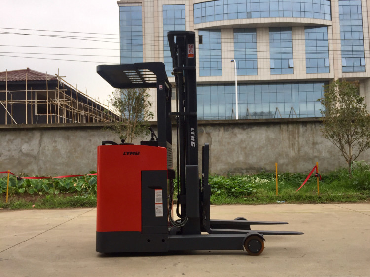 2 Ton 11m Lifting Height Electric Reach Forklift Machine Sit On Type