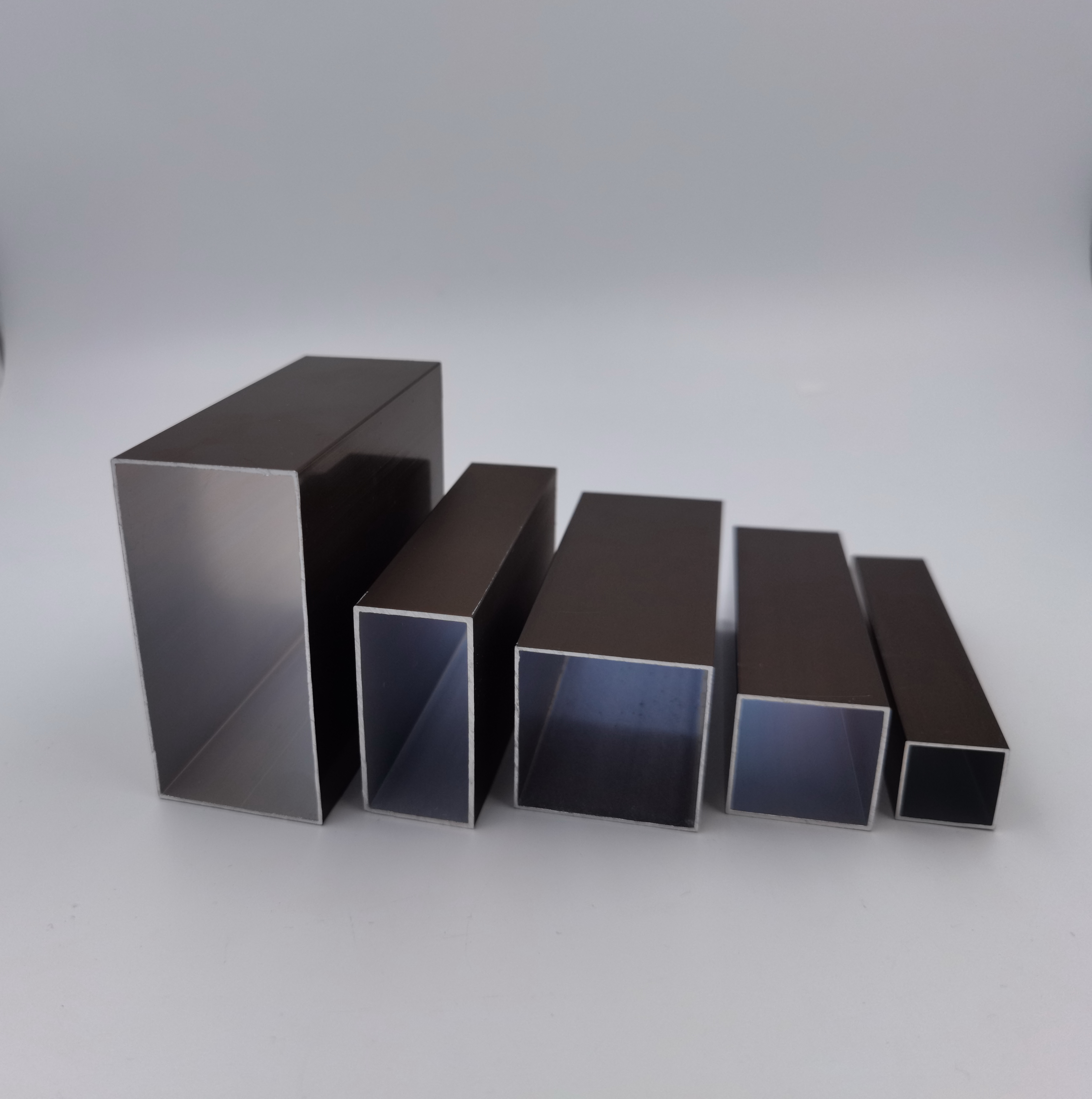 ISO 14001 Extruded Aluminum Tubing Profiles Rectangular Round 40 x 40