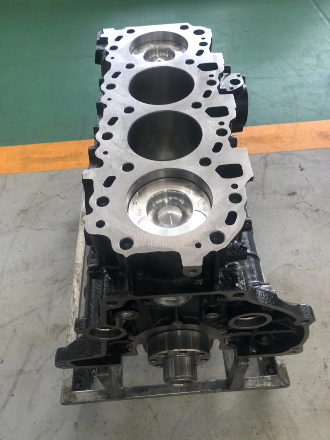 Torque 352-420N.m Diesel Engine Assembly For Toyota Hilux Hiace Car Engine Assy 1KD 2KD
