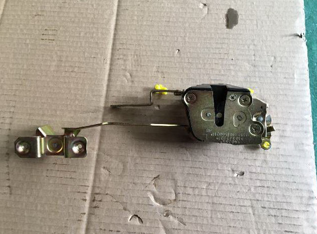 1745181192 ISUZU Auto Parts Manual Door Lock for Forward Trucks And Tractors