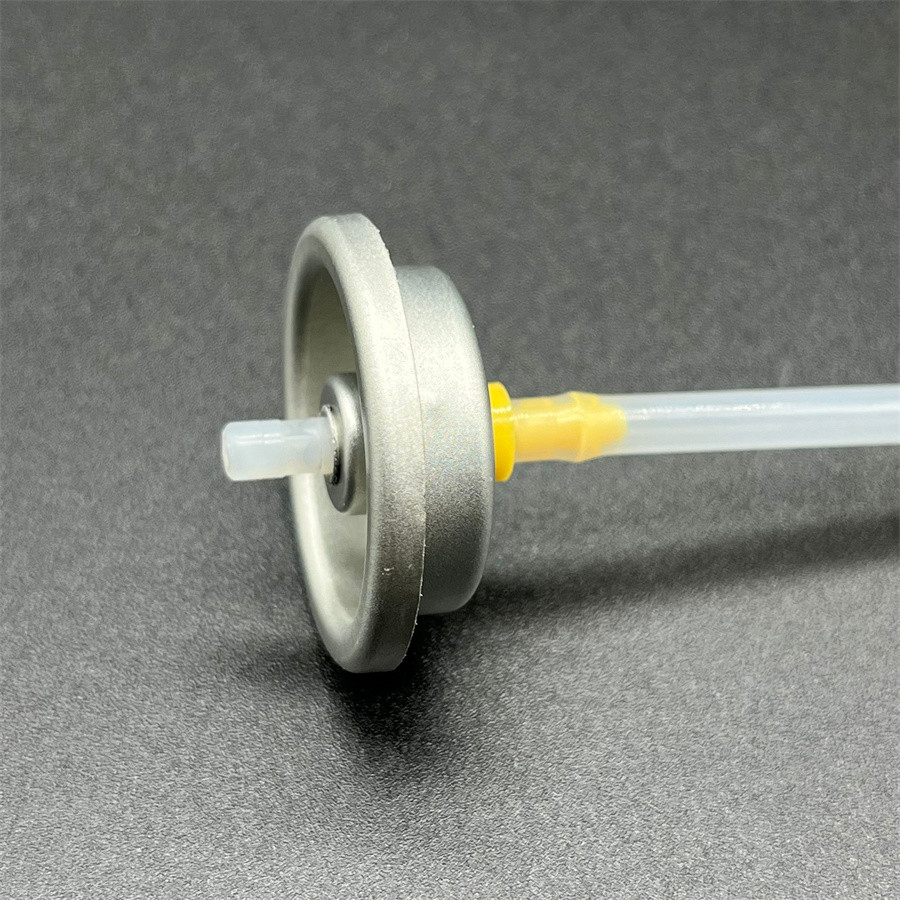 Advanced Dry Shampoo Dispenser for Precise Application Portable Hair Care Solution