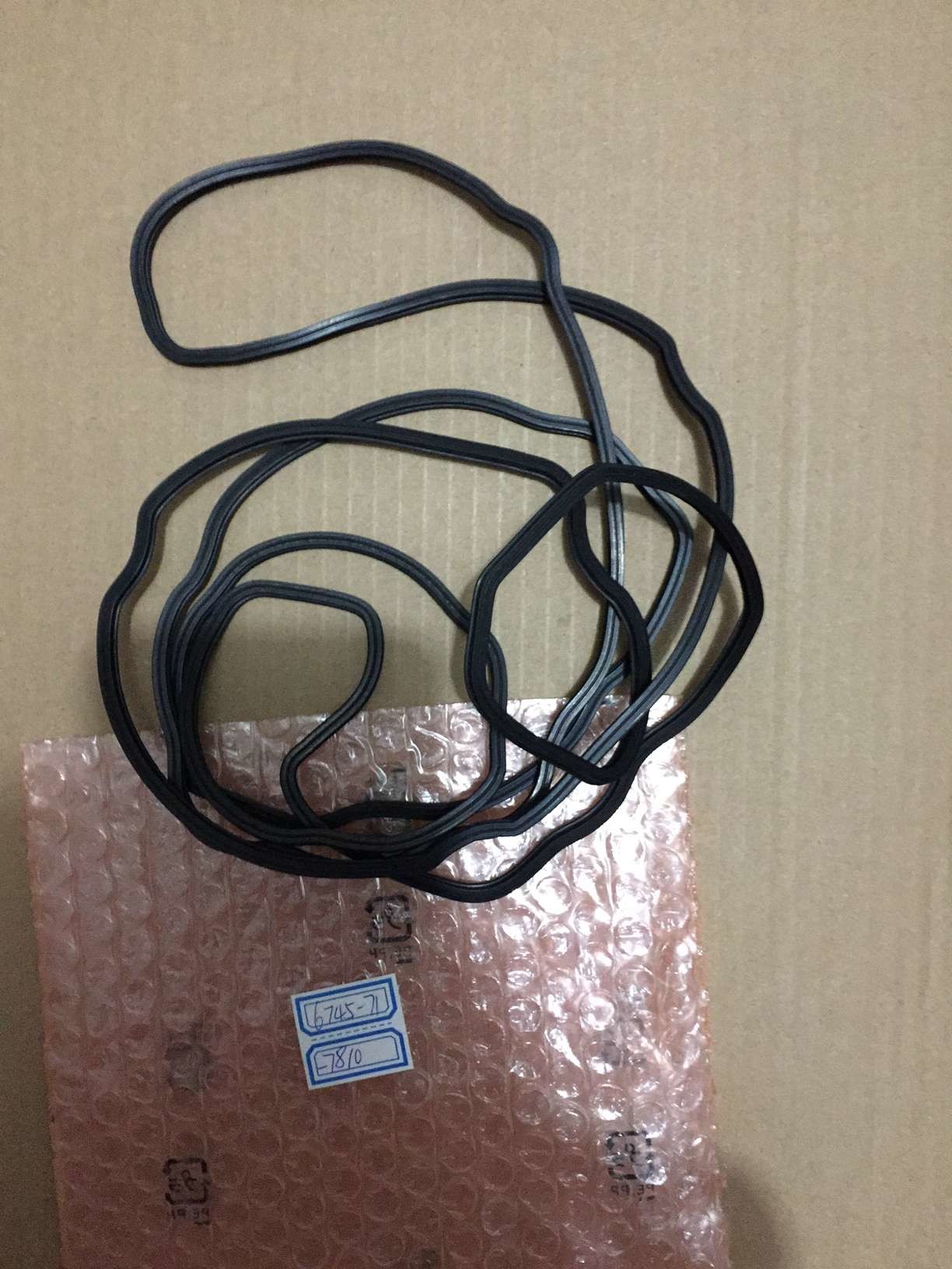 part No. :6745-11-7810 Gasket use for komatsu PC300-8 WA430-6 Rocker Arm Housing and Rocker Arm