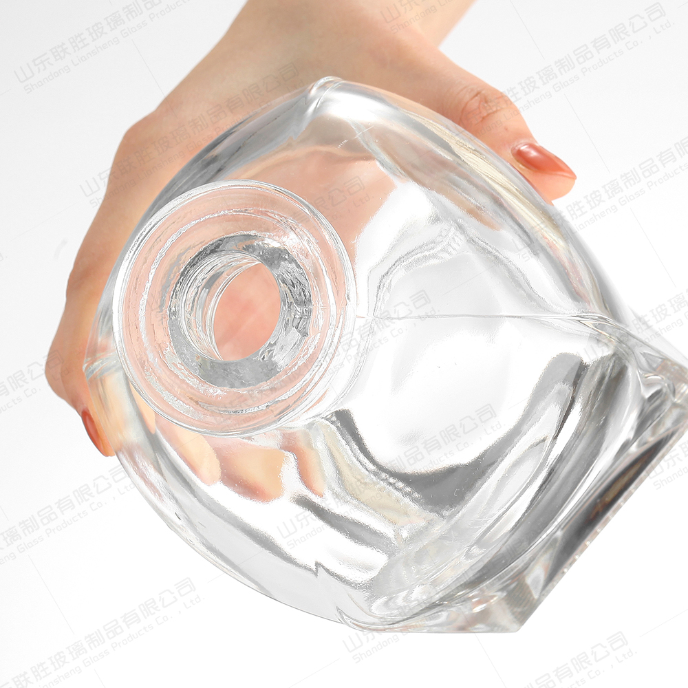 Custom Size Accepted Glass Liquor Bottles for Wine Sale from Borate Glass Wine Bottle