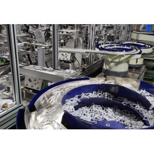 China Easy Maintenance And Operation With Independent Manipulators In Daily Necessities Assembly Machine on sale