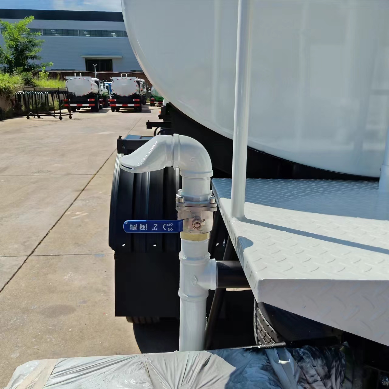 Foton Mini Water 15 Cbm 215 Horsepower Spray Distance 50m Spraying, Dust Reduction, Cleaning,Greening Spray Truck Water Truck