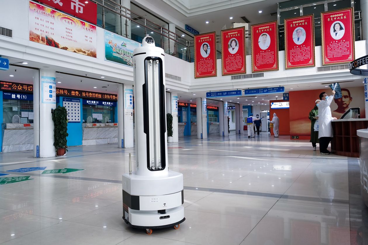 Hospitals Ultraviolet Light Contactless Virus Killing Robot