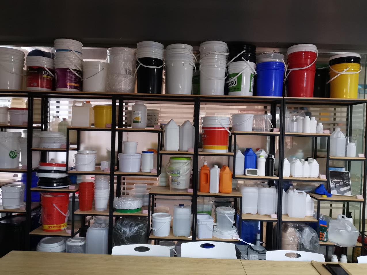 Other Food Grade Thicken Plastic Bucket With Holder And Lid For Seafood Snack OEM Color Printing