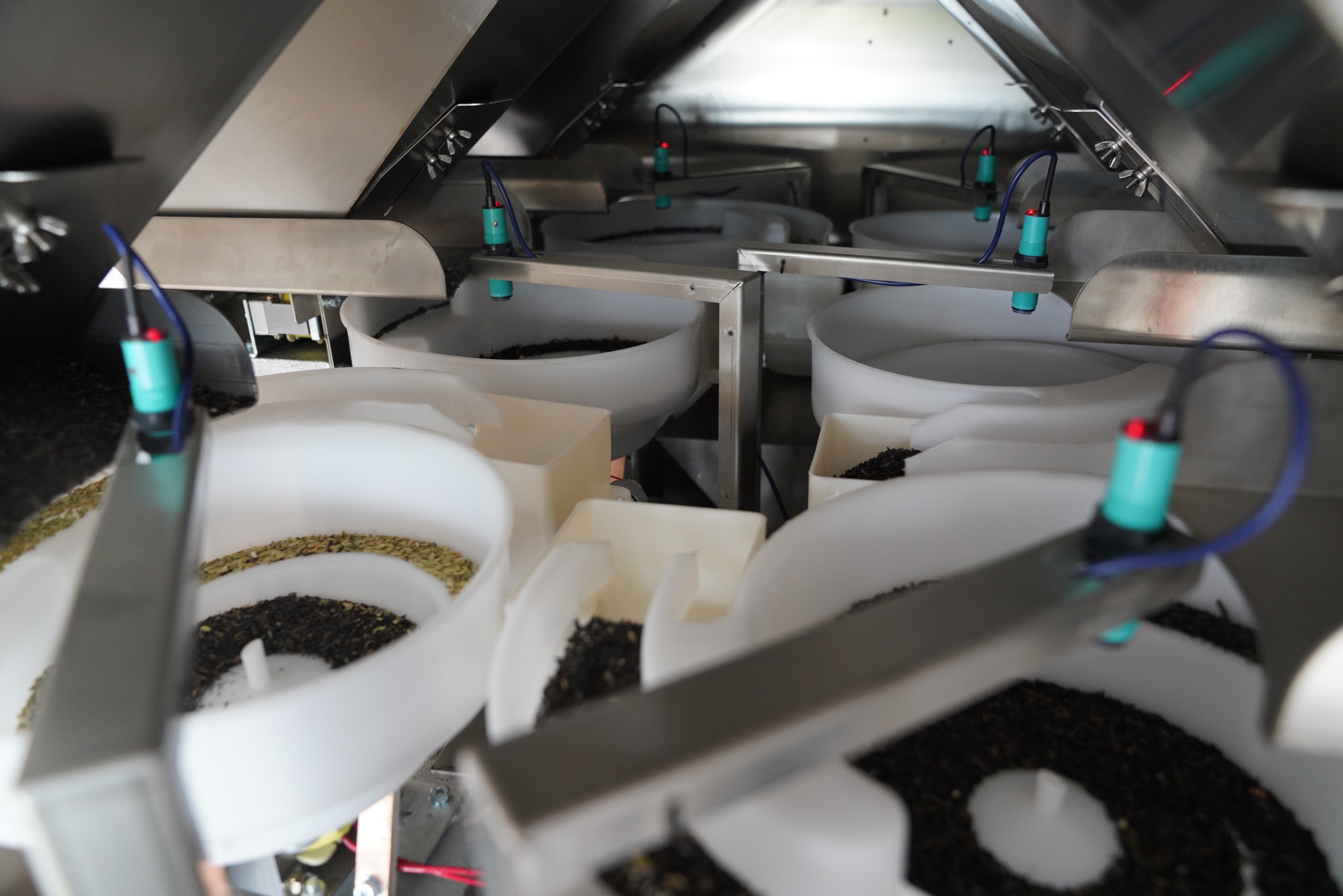 Herbaceous Teabag Packaging Machine Nylon Triangle Tea Bag Sealing Machine
