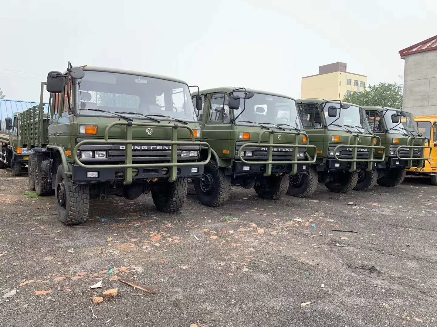 4x4 Off Road Truck Chassis Dongfeng 6x6 Desert Truck Camper Truck Military Vehicle Chassis
