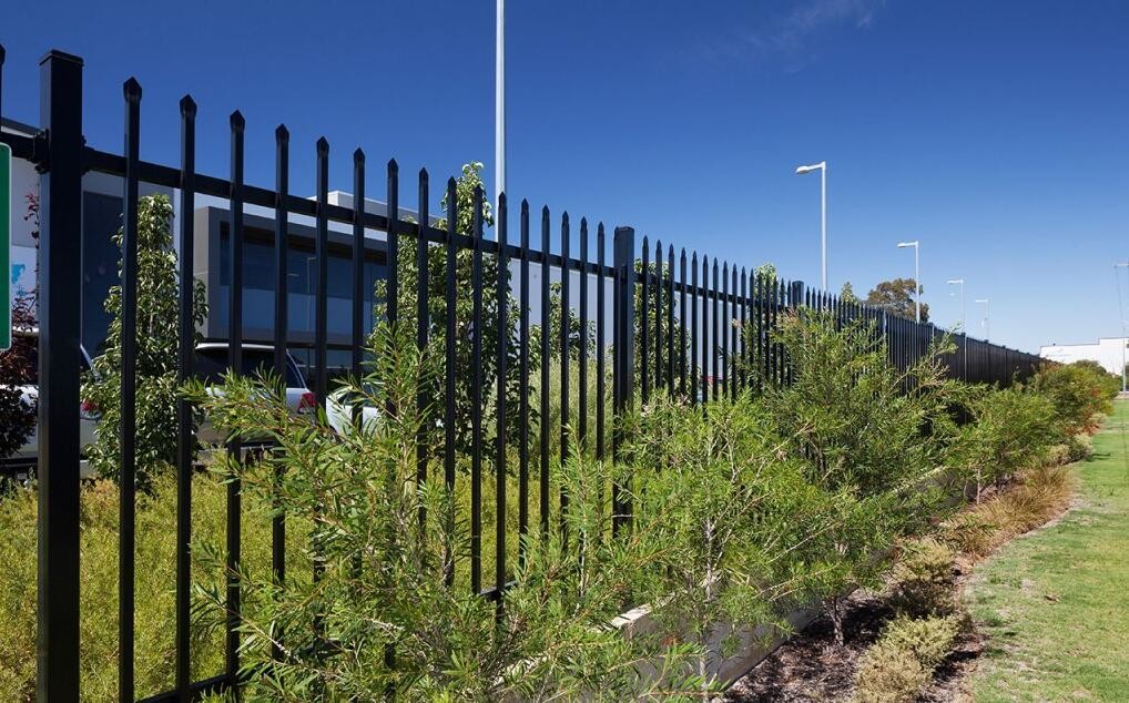 diplomat fence